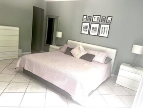 201 178th Dr in Sunny Isles Beach, FL - Building Photo - Building Photo