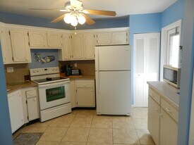 6 W Greenway Dr in Royal Palm Beach, FL - Building Photo