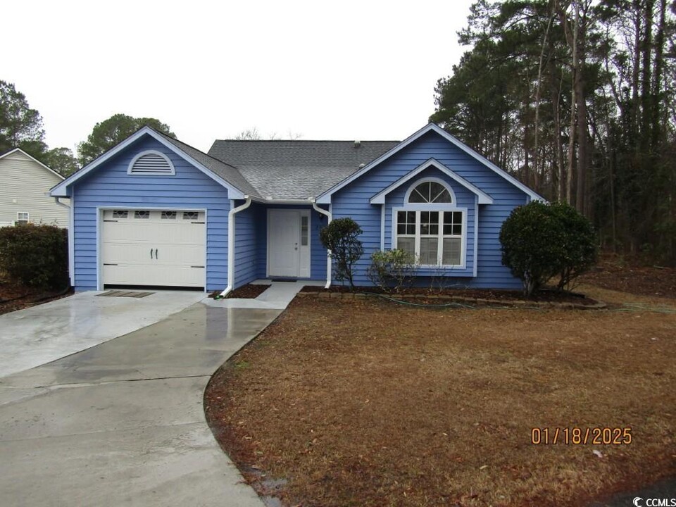 261 Gateway Dr in Little River, SC - Building Photo