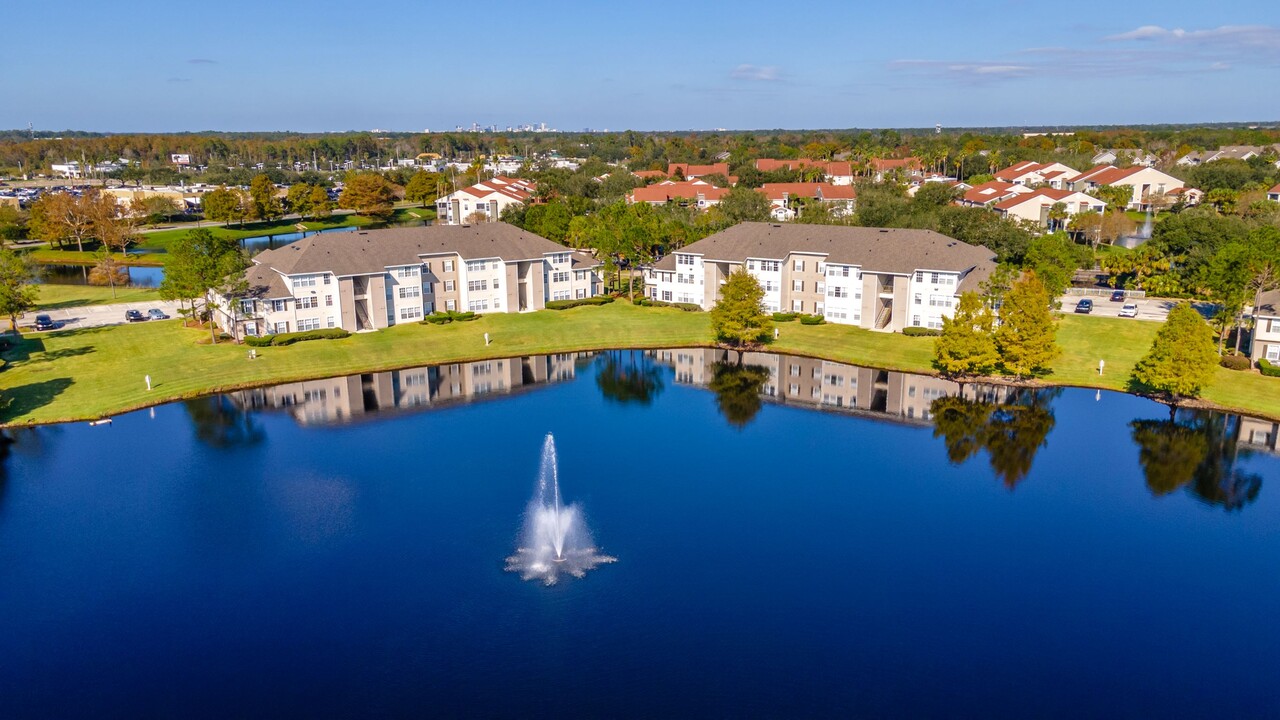 Lee Vista in Orlando, FL - Building Photo