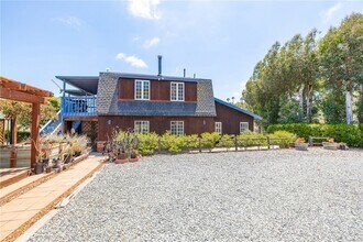 335 Rainbow Crest Rd in Fallbrook, CA - Building Photo - Building Photo