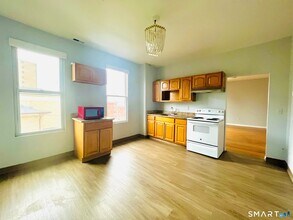 162 William St in Bridgeport, CT - Building Photo - Building Photo