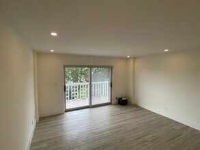 1831 NE 38th St, Unit Coral Lake Tower in Fort Lauderdale, FL - Foto de edificio - Building Photo