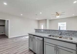 2434 Easley St in Dallas, TX - Building Photo - Building Photo