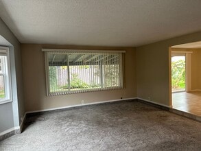 776 66th St in Springfield, OR - Building Photo - Building Photo