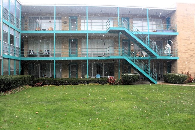 220 N Kenilworth Ave in Oak Park, IL - Building Photo - Building Photo