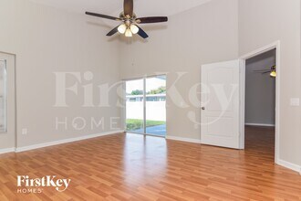 6931 Waterbrook Ct, Unit 302-A in Gibsonton, FL - Foto de edificio - Building Photo