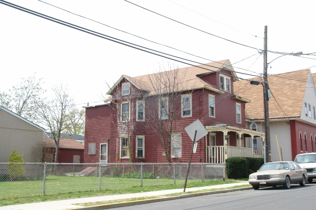 128 Garfield Ave in Long Branch, NJ - Building Photo