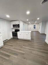 90 W Meyers Ave in Hazel Park, MI - Building Photo - Building Photo