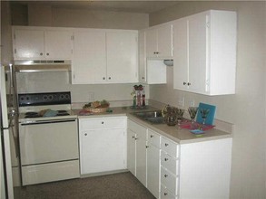 Jubilee Apartments in Colorado Springs, CO - Foto de edificio - Interior Photo