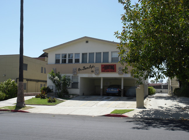 131 S Oxford Ave in Los Angeles, CA - Foto de edificio - Building Photo