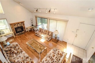 180 Westgate Dr in Edison, NJ - Building Photo - Building Photo