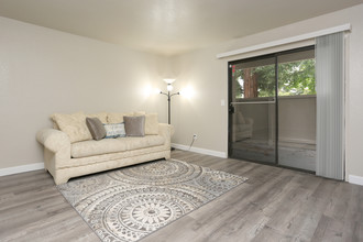 Avondale Apartments in Sacramento, CA - Building Photo - Interior Photo