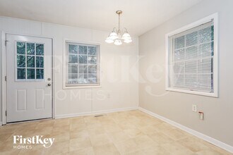 252 N Lake Dr in Jonesboro, GA - Building Photo - Building Photo