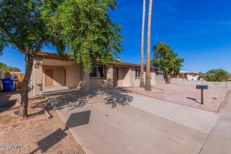 1102 W Anderson Dr in Phoenix, AZ - Foto de edificio - Building Photo