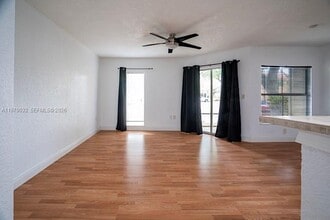 4847 Via Palm Lakes in West Palm Beach, FL - Foto de edificio - Building Photo