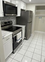 11562 8th St N, Unit 701 in St. Petersburg, FL - Building Photo