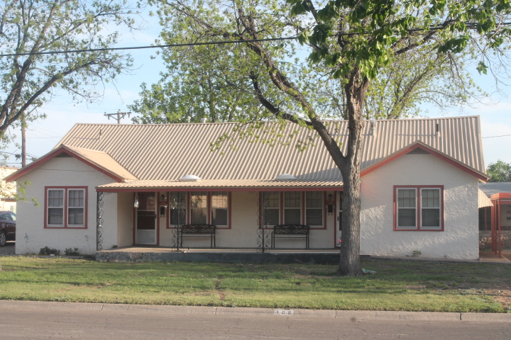 106 W 13th St in Roswell, NM - Building Photo