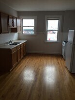 3095 Glenmore Ave, Unit 2 in Cincinnati, OH - Building Photo