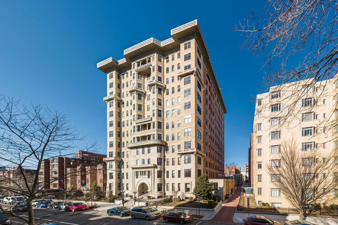 The Cairo Condominiums in Washington, DC - Foto de edificio