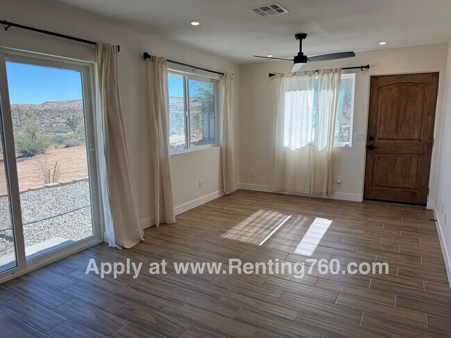 56949 Campanula St in Yucca Valley, CA - Building Photo - Building Photo