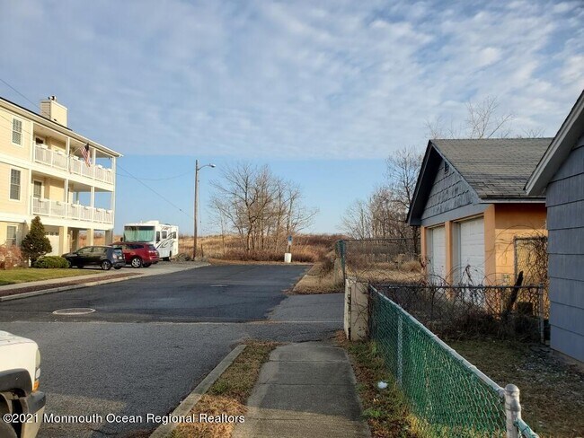 69 Shore Blvd in Keansburg, NJ - Building Photo - Building Photo