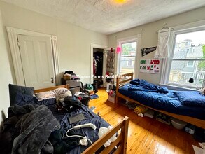 237 Norfolk St, Unit 4 in Cambridge, MA - Building Photo - Building Photo