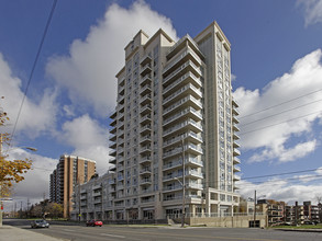 Aquaview Condominiums in Toronto, ON - Building Photo - Building Photo