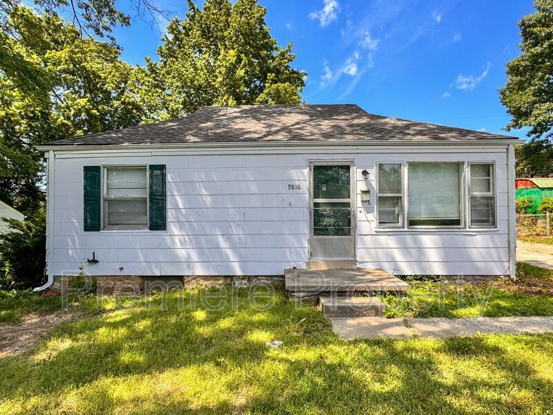 9816 E 60th Terrace in Raytown, MO - Building Photo