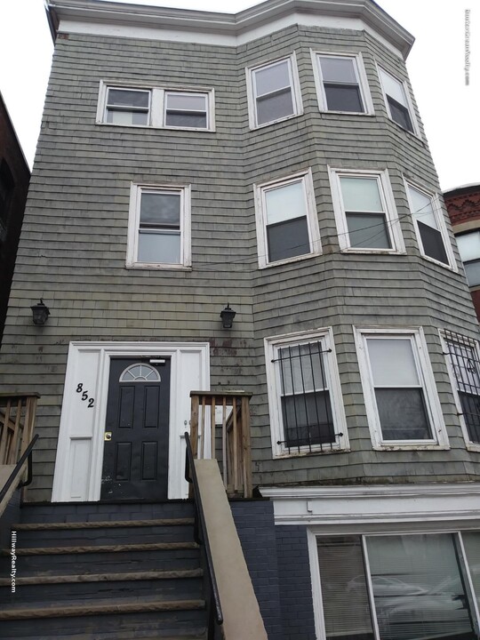 852 Huntington Ave, Unit 3 in Boston, MA - Building Photo
