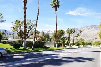 1460 Hillview Cove in Palm Springs, CA - Building Photo - Building Photo