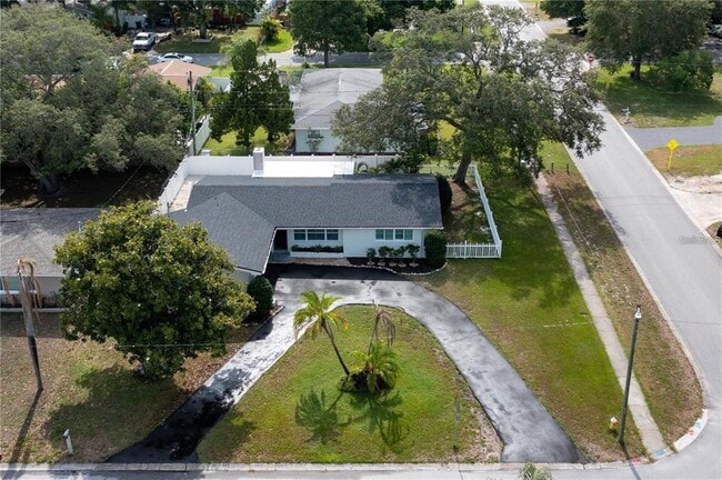 1801 Bellemeade Dr in Clearwater, FL - Building Photo - Building Photo