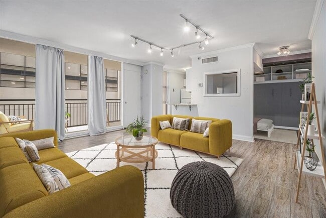 property at 620 Peachtree St NE
