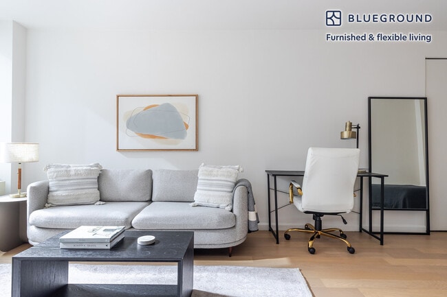 180 W 20th St in New York, NY - Building Photo - Building Photo