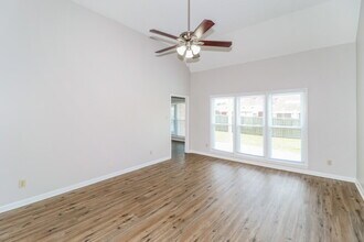 6544 Misslow Cove in Millington, TN - Foto de edificio - Building Photo