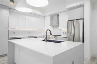 Blu Aventura in Miami, FL - Building Photo