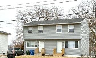 5438 N Division St in Davenport, IA - Building Photo