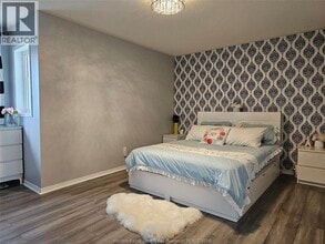 983 Peach Blossom Crescent in Windsor, ON - Building Photo - Building Photo