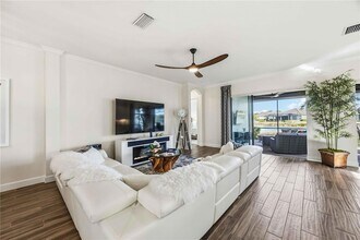 5400 Manchini St in Sarasota, FL - Foto de edificio - Building Photo