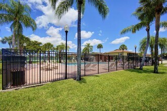 10049 Winding Lake Rd, Unit 201 in Sunrise, FL - Building Photo - Building Photo