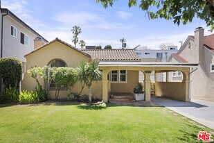 515 N Kings Rd in West Hollywood, CA - Building Photo