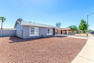 2731 E Charleston Ave in Phoenix, AZ - Foto de edificio - Building Photo