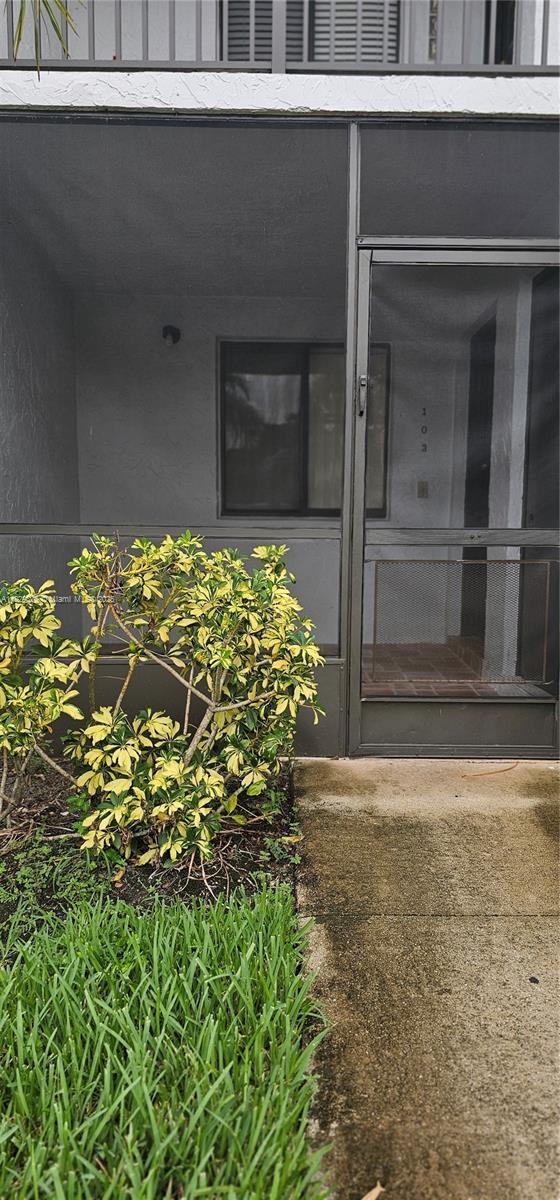 property at 280 Racquet Club Rd