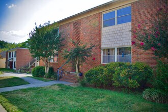 516 S Mendenhall St in Greensboro, NC - Building Photo - Building Photo