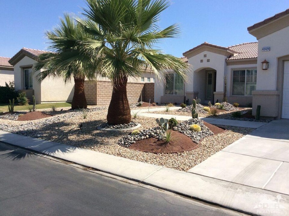 43424 Bordeaux Dr in La Quinta, CA - Building Photo