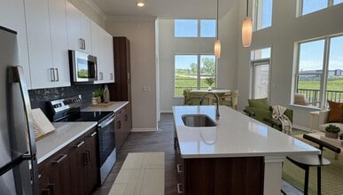 ALTO Apartments of Lenexa in Lenexa, KS - Foto de edificio - Building Photo