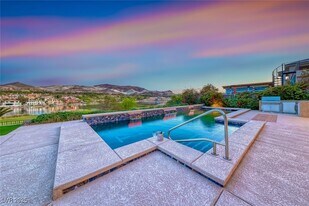 72 Bella Lago Ave in Henderson, NV - Building Photo