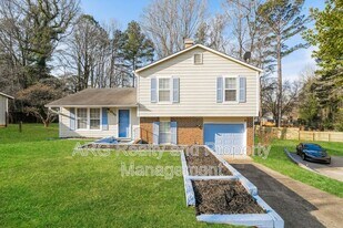 4699 Hairston Crossing Rd in Stone Mountain, GA - Building Photo