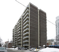 Regency Towers in Ottawa, ON - Building Photo - Building Photo