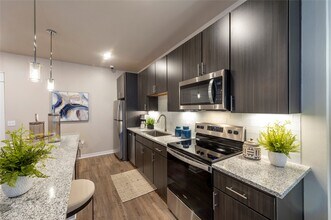 15915 Kingfield Dr in Houston, TX - Building Photo - Building Photo